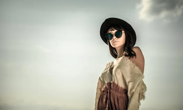 Styled hippie girl on sky background, boho fashion — Stock Photo, Image