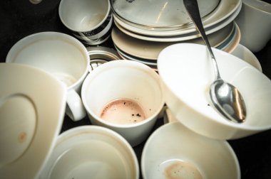 Siyah Lavaboda kirli bulaşık