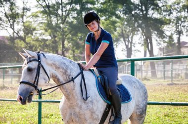 Paddock, binici kadın spor giyim bir binicilik kadın
