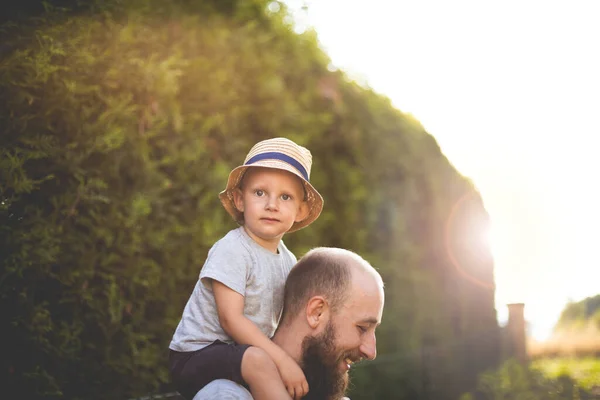 Small Child Sitting Piggyback His Father Back Walk Outdoor — Stock Photo, Image