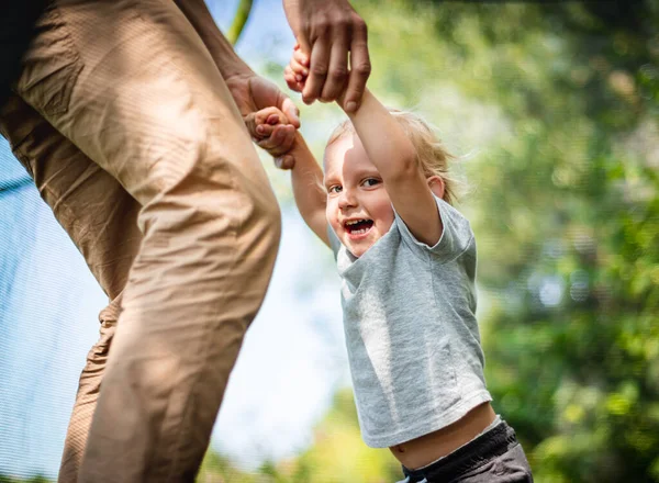 Little Child His Dad Playing Trampoline Outdoor Backyard — Stock Photo, Image