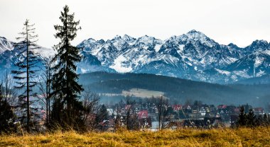 Tatry, Polonya dağları. Bukowina Tatrzanska 'dan güzel manzara