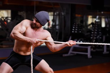 Büyük kas halat topl adamla sökük güçlü sağlıklı Yetişkin