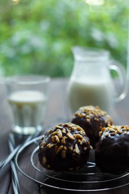 Bisküvi pasta, çikolata ROM aromalı kek-çerez parası ile çıkar g