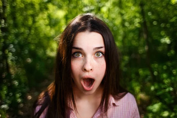 Portrait of extremely surprised,stunned woman with emotive open — Stock Photo, Image