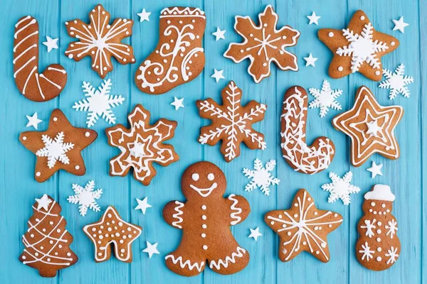 Fundo de Natal. Biscoitos de gengibre e mastro de doces — Fotografia de Stock
