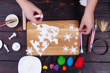 İşlem confecti kar taneleri şeklinde kesme süslemeleri