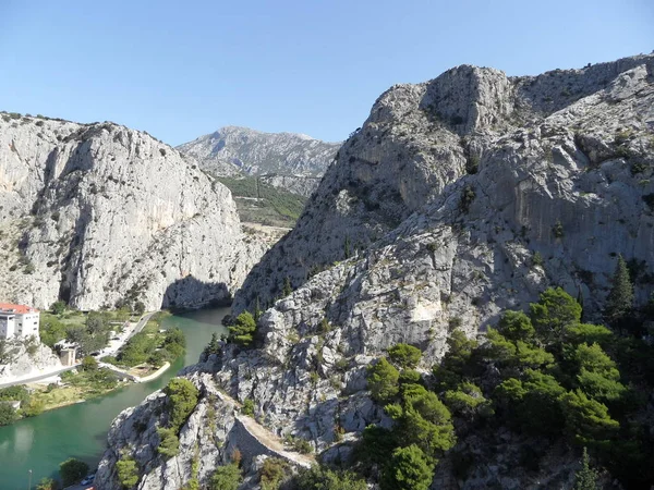 Vista do rio Cetina — Fotografia de Stock