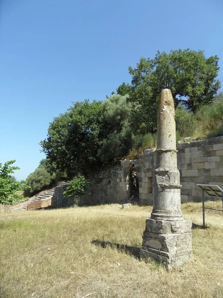 Obelisk in Apollonia, Albania — Stock Photo, Image