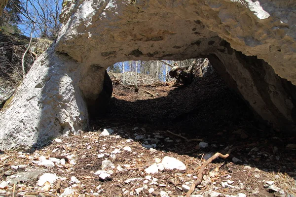 Cueva en piedra — Foto de Stock