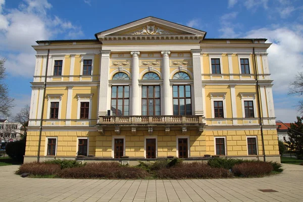 Stadhuis in Spisska Nova Ves, Slowakije — Stockfoto