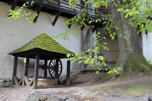 Well in Old castle in Banska Stiavnica, Slovakia — Stock Photo, Image
