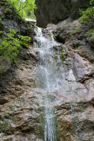 Cachoeira no parque nacional Slovak Paradise, Eslováquia — Fotografia de Stock