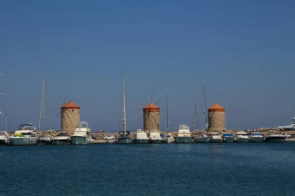 Portu Mandraki w Rodos, Grecja — Zdjęcie stockowe