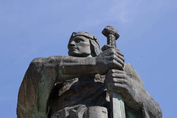 Pribina 在尼特拉，斯洛伐克的雕像 — 图库照片