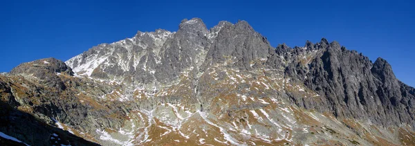 Höga Tatrabergen i Slovakien i höst — Stockfoto