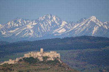 SPI Kalesi ve yüksek Tatras Milli Parkı içinde belgili tanımlık geçmiş