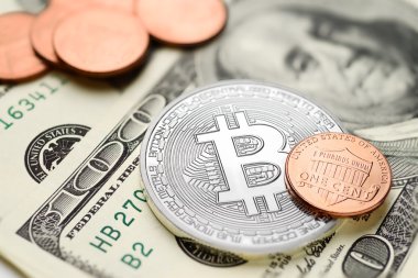 Bitcoin ve dolar faturaları