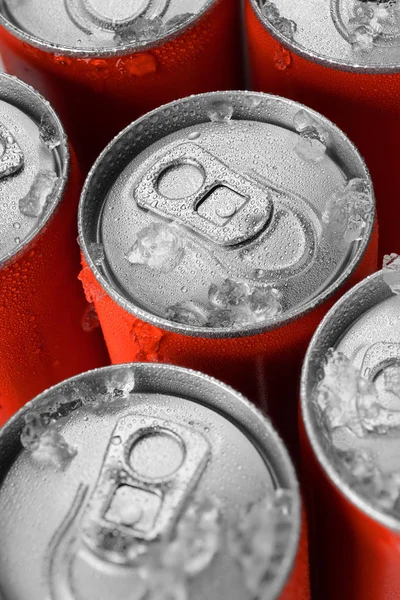 Rode soda cans — Stockfoto