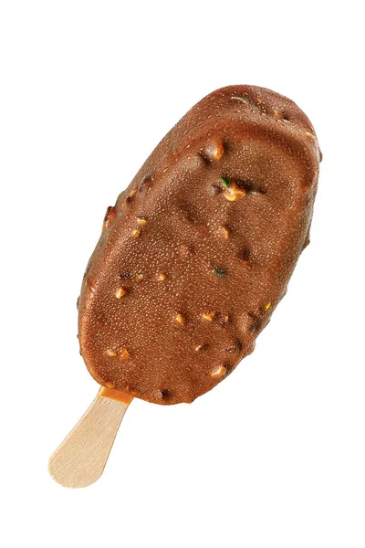 Picolé de sorvete com revestimento de chocolate isolado — Fotografia de Stock
