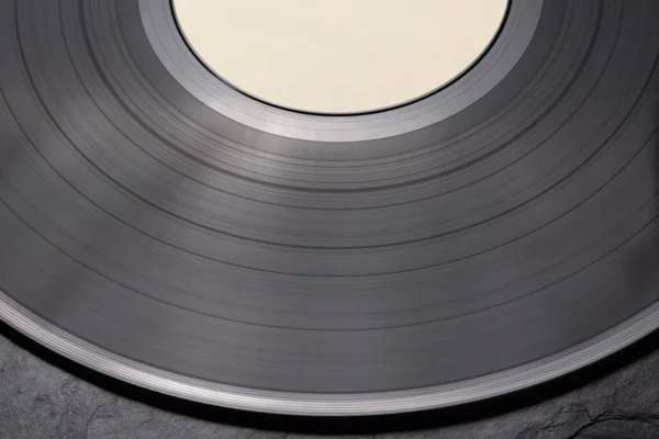 ブラックを背景にレコードのクローズアップショット サイドビュー — ストック写真