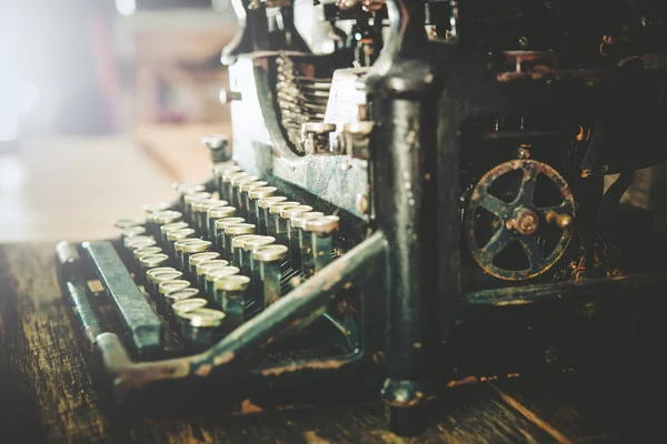 锈色老式打字机 — 图库照片