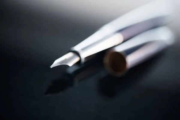 Luxusní stůl luxusní pero — Stock fotografie