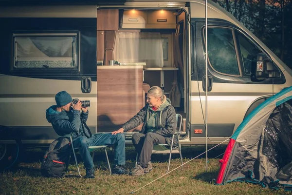 RV Camping Couples Fun — Stock Photo, Image