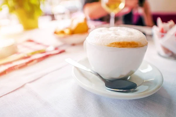 Foamy Tasteful Cappuccino — Stock Photo, Image