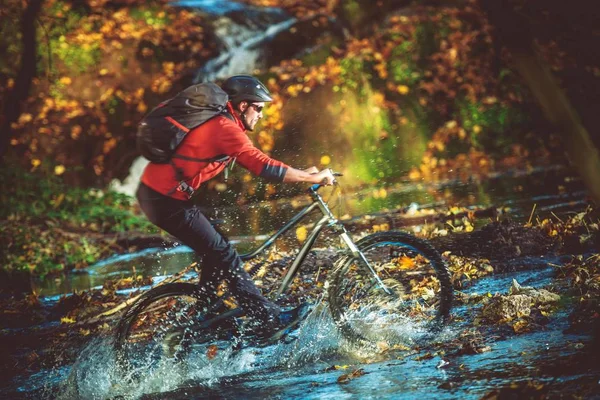 Extreme Bike River Crossing — Stock Photo, Image