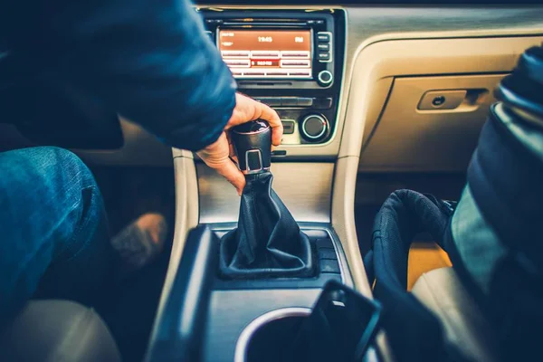 Der Fahrer und sein Auto — Stockfoto