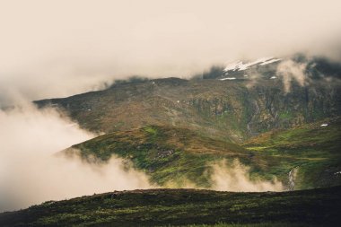 Sisli Norveççe dağlar