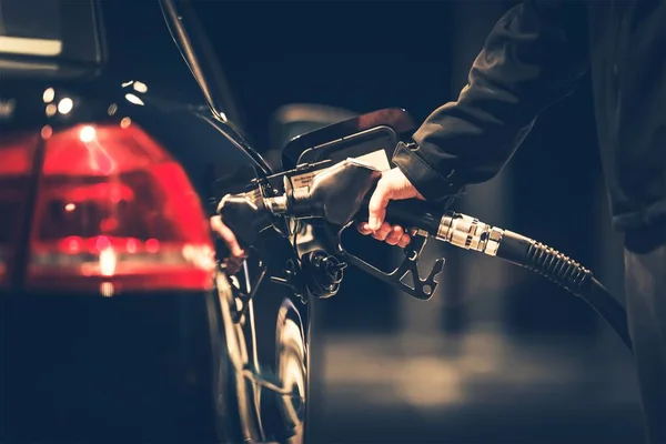 Σταθμοί ανεφοδιασμού καυσίμων στο αυτοκίνητο — Φωτογραφία Αρχείου