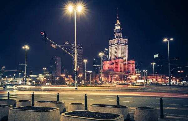 Innenstadt von Warschau bei Nacht — Stockfoto