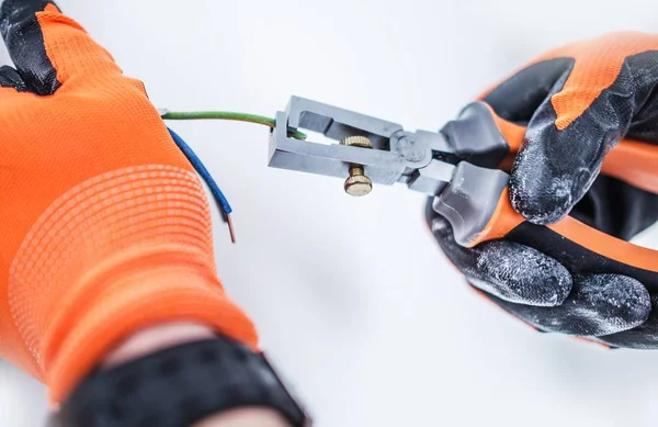 Preparação de cabos elétricos — Fotografia de Stock