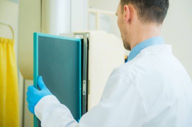 Röntgen tarayıcı teknisyeni