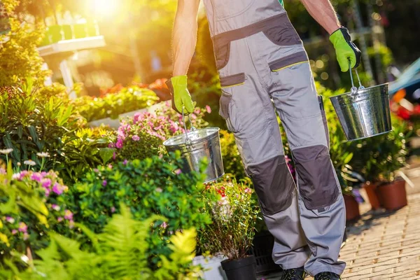 Bloemschikken bloemen winkel bedrijf — Stockfoto