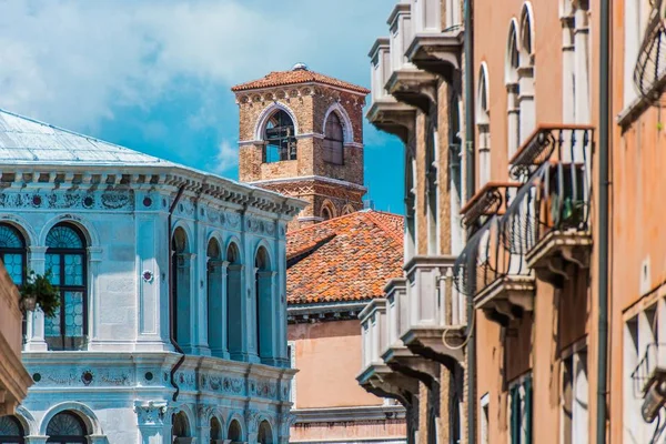 Венецианские улицы Италии — стоковое фото