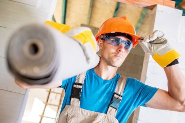 Beyaz inşaat işçisi 