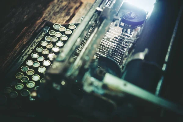 Yaşlı Typewriting makine — Stok fotoğraf