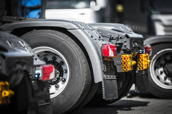 Semi Truck traktorer närbild — Stockfoto