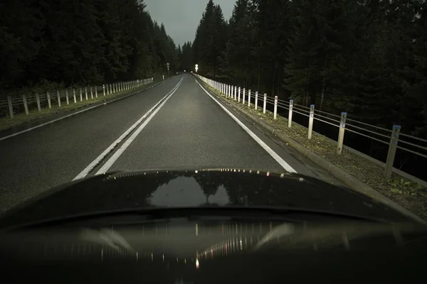 Nachtfahrt auf der Autobahn — Stockfoto