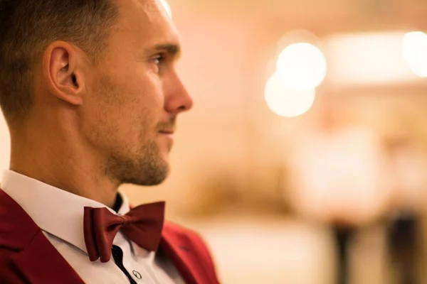 Caballero con corbata roja — Foto de Stock