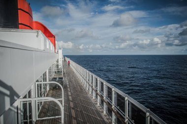 Cruise Gemi üst güverte