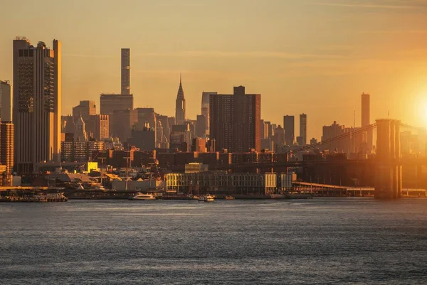 New york skyline sunrise — стоковое фото
