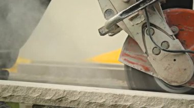 Güçlü taş kesici güç aracını kullanarak kesme taş