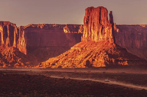 Exploring Monuments Valley — Stock Photo, Image