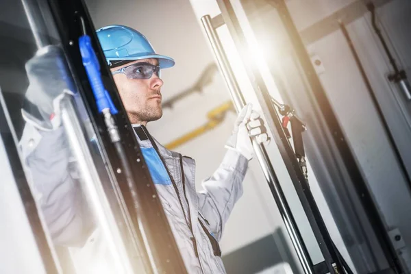 CNC Technician Taking Look — Stock Photo, Image