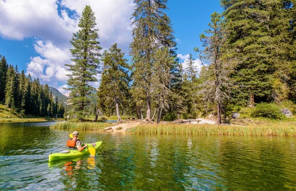 Lake Misurina kajakken — Stockfoto