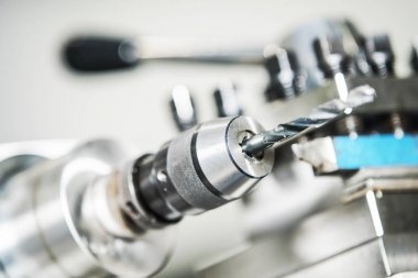 -Metal işleme-delme makinesi